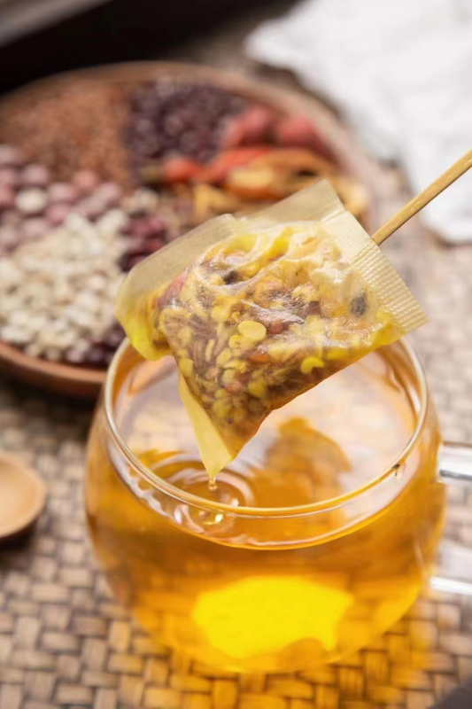 Китайский травяной чай с кусочками корня астрагала